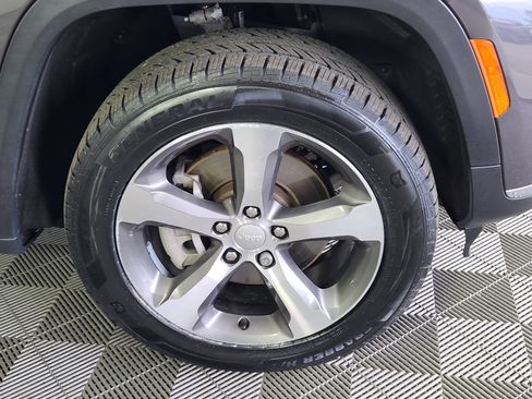 Used 2023 Jeep Grand Cherokee L Limited w/ Trailer Tow Group (B) AWD/4WD image 9