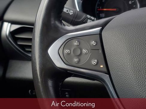 Used 2021 Chevrolet Traverse LT w/ LT Premium Package image 22