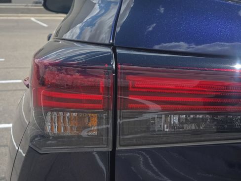 New 2026 Toyota Highlander Platinum AWD/4WD image 12