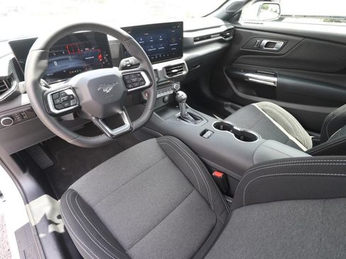 Certified 2025 Ford Mustang Coupe RWD image 6