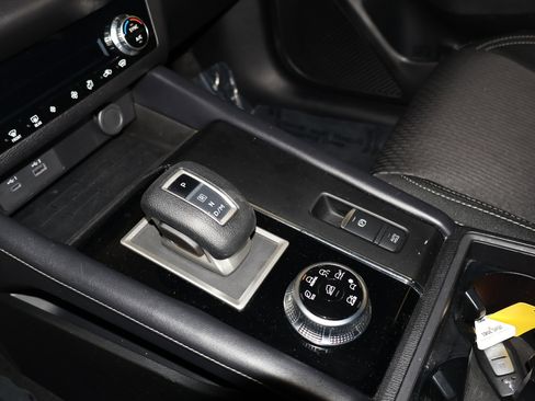 Used 2024 Mitsubishi Outlander ES image 29