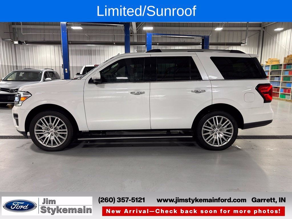 Used 2023 Ford Expedition Limited AWD/4WD image 2