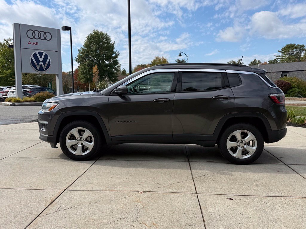 Used 2019 Jeep Compass Latitude w/ Cold Weather Group AWD/4WD image 6