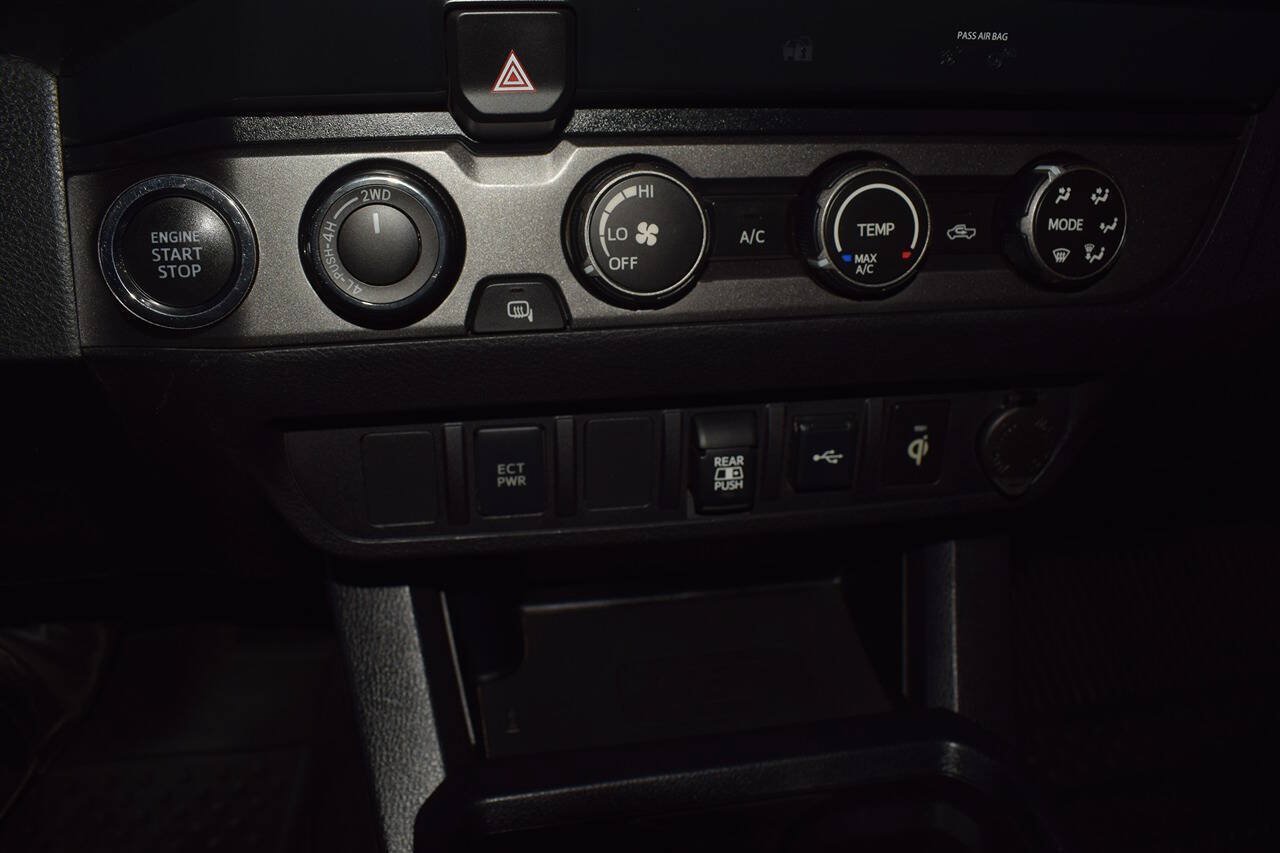 Used 2020 Toyota Tacoma TRD Off-Road AWD/4WD image 27
