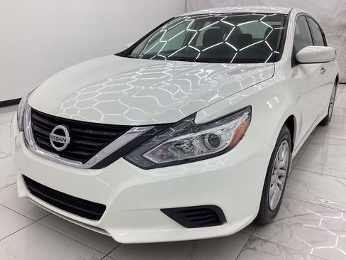 Used 2018 Nissan Altima 2.5 S w/ S Convenience Package FWD image 1