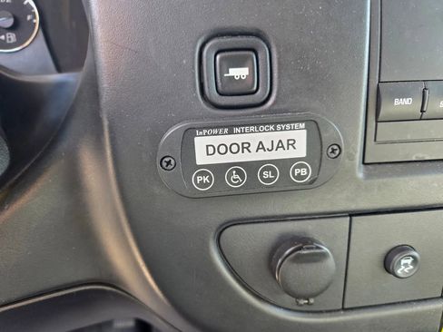 Used 2011 Chevrolet Express 3500 LS image 22