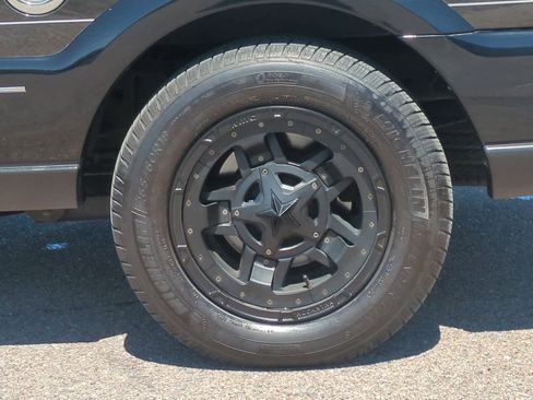 Used 2002 Lincoln Blackwood image 14