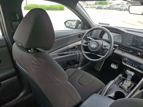 Certified 2025 Hyundai Elantra Sport FWD image 14