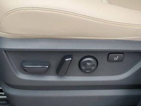 New 2025 Nissan Armada Platinum Reserve image 6