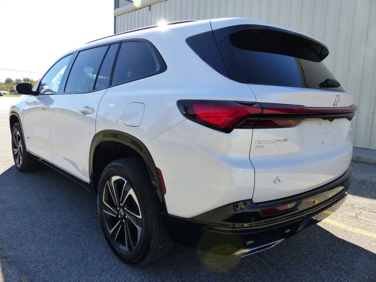 Used 2025 Buick Enclave Sport Touring AWD/4WD image 6