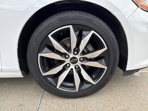 Used 2022 Chevrolet Malibu RS FWD image 38