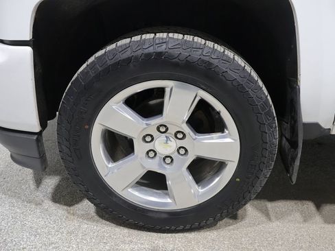 Used 2018 Chevrolet Silverado 1500 LT w/ All Star Edition image 10