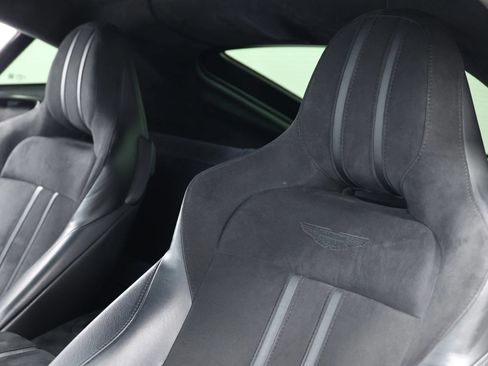 Used 2020 Aston Martin V8 Vantage Coupe RWD image 16
