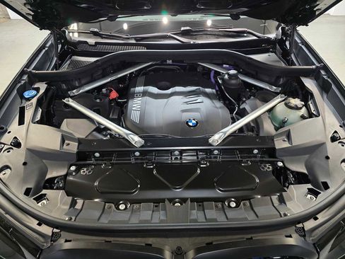 New 2026 BMW X7 xDrive40i w/ Executive Package image 9