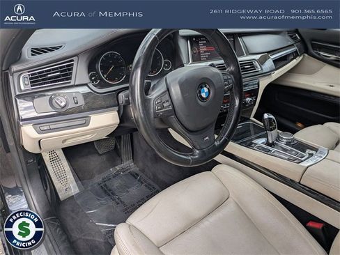 Used 2015 BMW 740i image 11