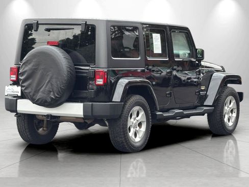 Used 2015 Jeep Wrangler Unlimited Sahara w/ Max Tow Package AWD/4WD image 2