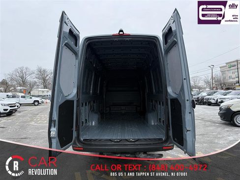 Used 2024 Mercedes-Benz Sprinter 2500 image 6