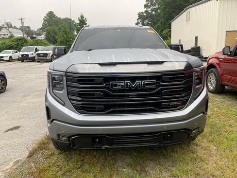 Used 2024 GMC Sierra 1500 AT4 w/ Technology Package AWD/4WD image 3