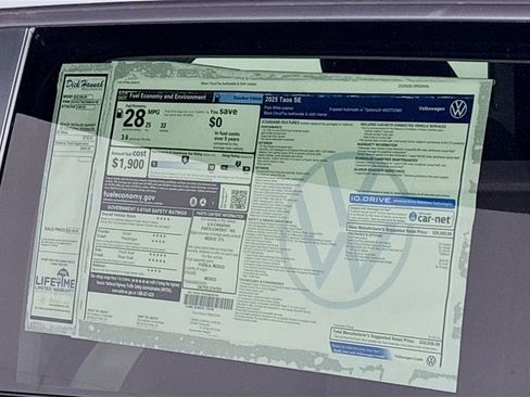 New 2025 Volkswagen Taos SE image 24