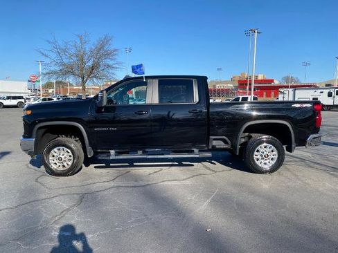 Used 2024 Chevrolet Silverado 2500 LT image 4
