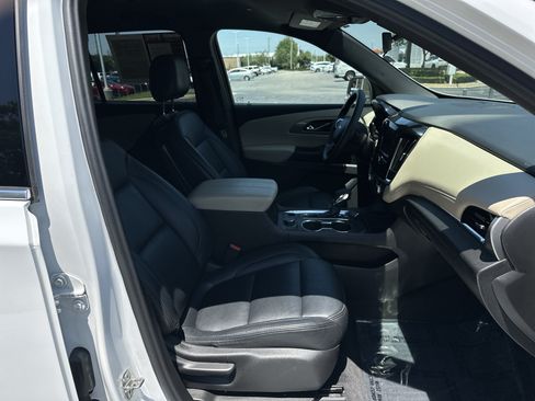 Used 2022 Chevrolet Traverse LS FWD image 35
