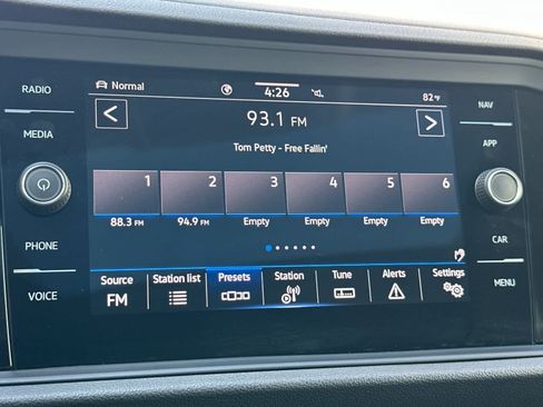 Used 2024 Volkswagen Jetta SEL FWD image 17