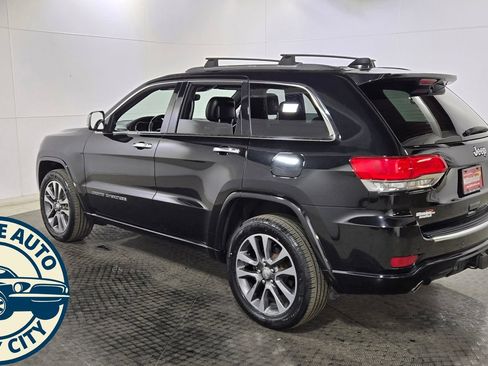 Used 2017 Jeep Grand Cherokee Overland AWD/4WD image 5