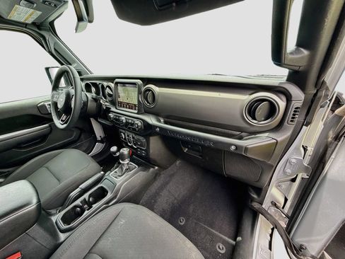 Used 2023 Jeep Wrangler Unlimited w/ Cold Weather Group AWD/4WD image 34
