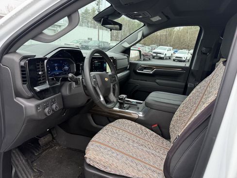 Used 2025 Chevrolet Silverado 1500 LT image 14