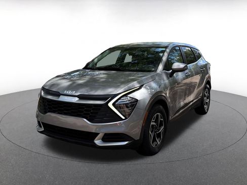 Used 2025 Kia Sportage LX FWD image 3