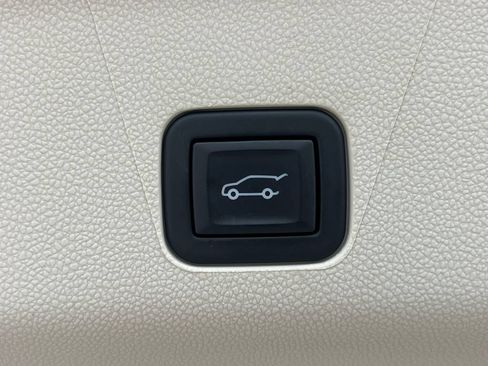 Used 2025 Cadillac Escalade Sport Platinum w/ LPO, ONYX Package AWD/4WD image 39