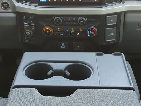 New 2026 Ford F250 XLT w/ XLT Premium Package AWD/4WD image 17