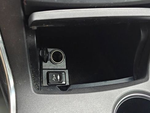 Used 2016 Toyota Camry SE image 28