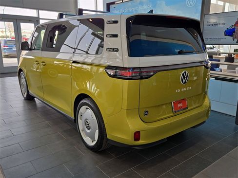 New 2025 Volkswagen ID. Buzz 1st Edition image 4