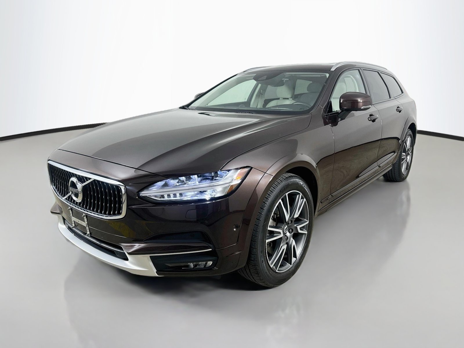 Used 2017 Volvo V90 T6 Cross Country AWD/4WD image 1