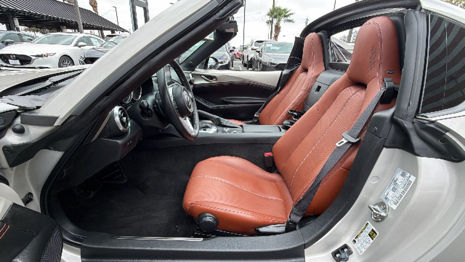 Used 2023 MAZDA MX-5 Miata Grand Touring RWD image 17
