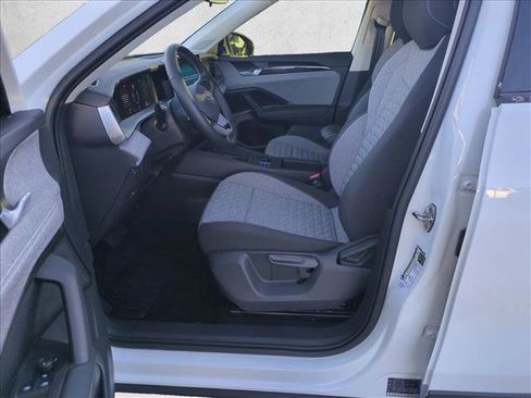 Used 2025 Volkswagen Tiguan S image 16