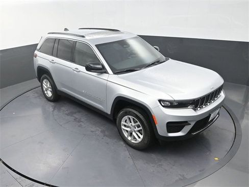 New 2025 Jeep Grand Cherokee Laredo X w/ Luxury Tech Group I image 9