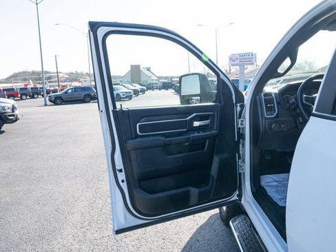 Used 2024 RAM 2500 Big Horn w/ Off Road Package image 10