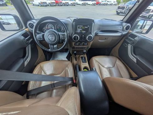 Used 2017 Jeep Wrangler Unlimited Sahara w/ Dual Top Group AWD/4WD image 31