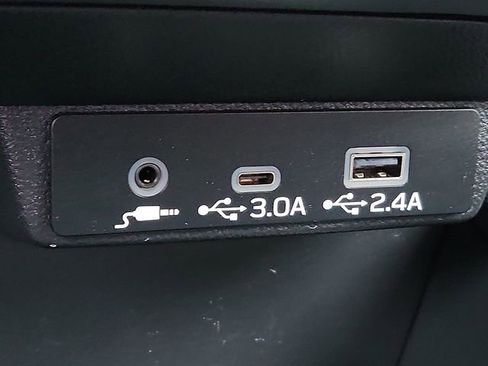 Certified 2025 Subaru Forester Premium image 18