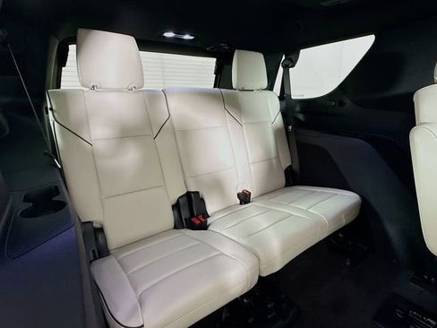 Used 2025 Cadillac Escalade Sport w/ LPO, ONYX Package image 29