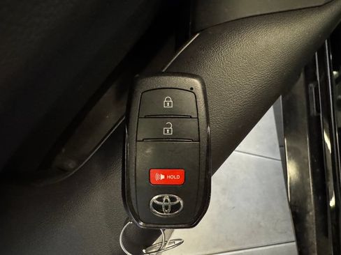 Used 2024 Toyota Prius XLE FWD image 17