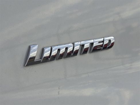 Used 2016 Toyota 4Runner Limited image 5