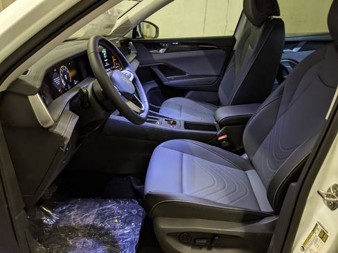New 2026 Volkswagen Tiguan SE AWD/4WD image 11