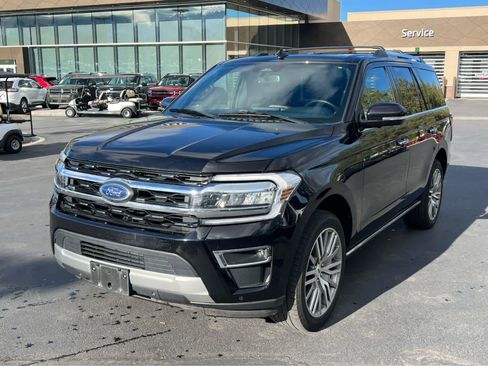 Used 2024 Ford Expedition Limited AWD/4WD image 2