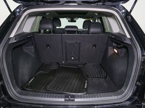 Used 2022 Volkswagen Taos SEL image 12