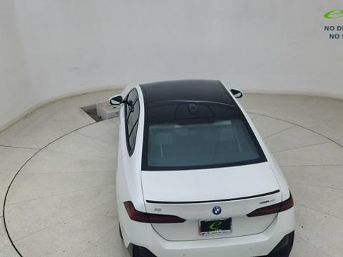 Used 2024 BMW i5 eDrive40i w/ Executive Package RWD image 84