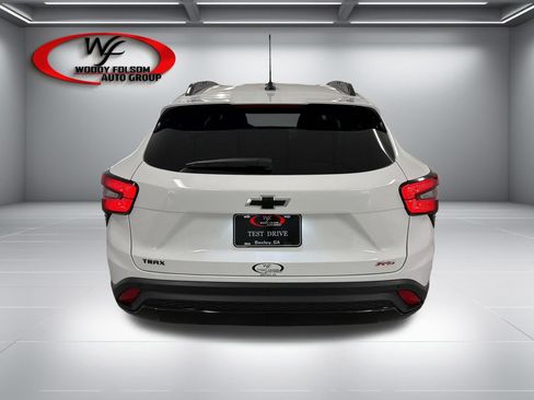 New 2026 Chevrolet Trax RS w/ Sunroof Package FWD image 7