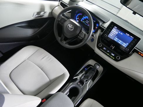 Used 2020 Toyota Corolla LE image 9